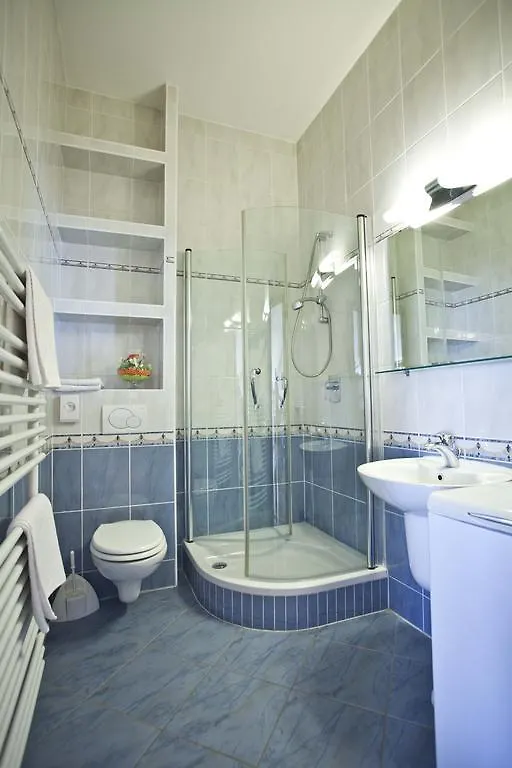 Studio Apartmani Bijeli Delfin Biograd Na Moru
