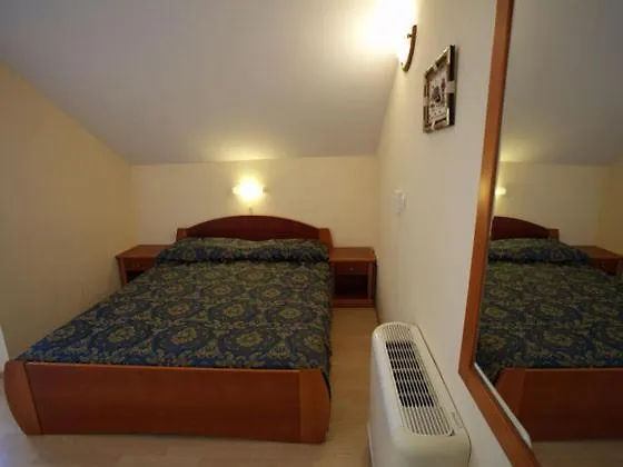Studio Apartmani Bijeli Delfin Biograd Na Moru Kroatien