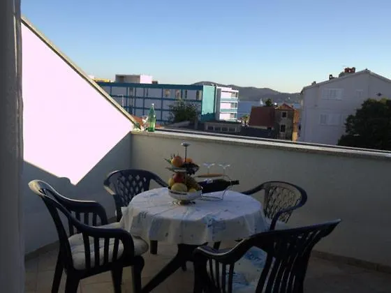 Lägenhet Studio Apartmani Bijeli Delfin Biograd Na Moru Kroatien