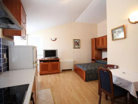 Studio Apartmani Bijeli Delfin Biograd Na Moru 0*,  Kroatien