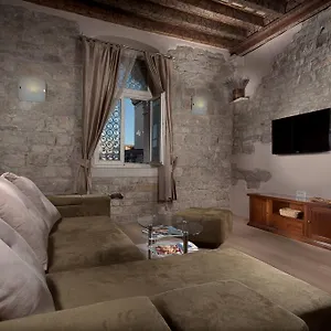 Apartment Desiderata Split